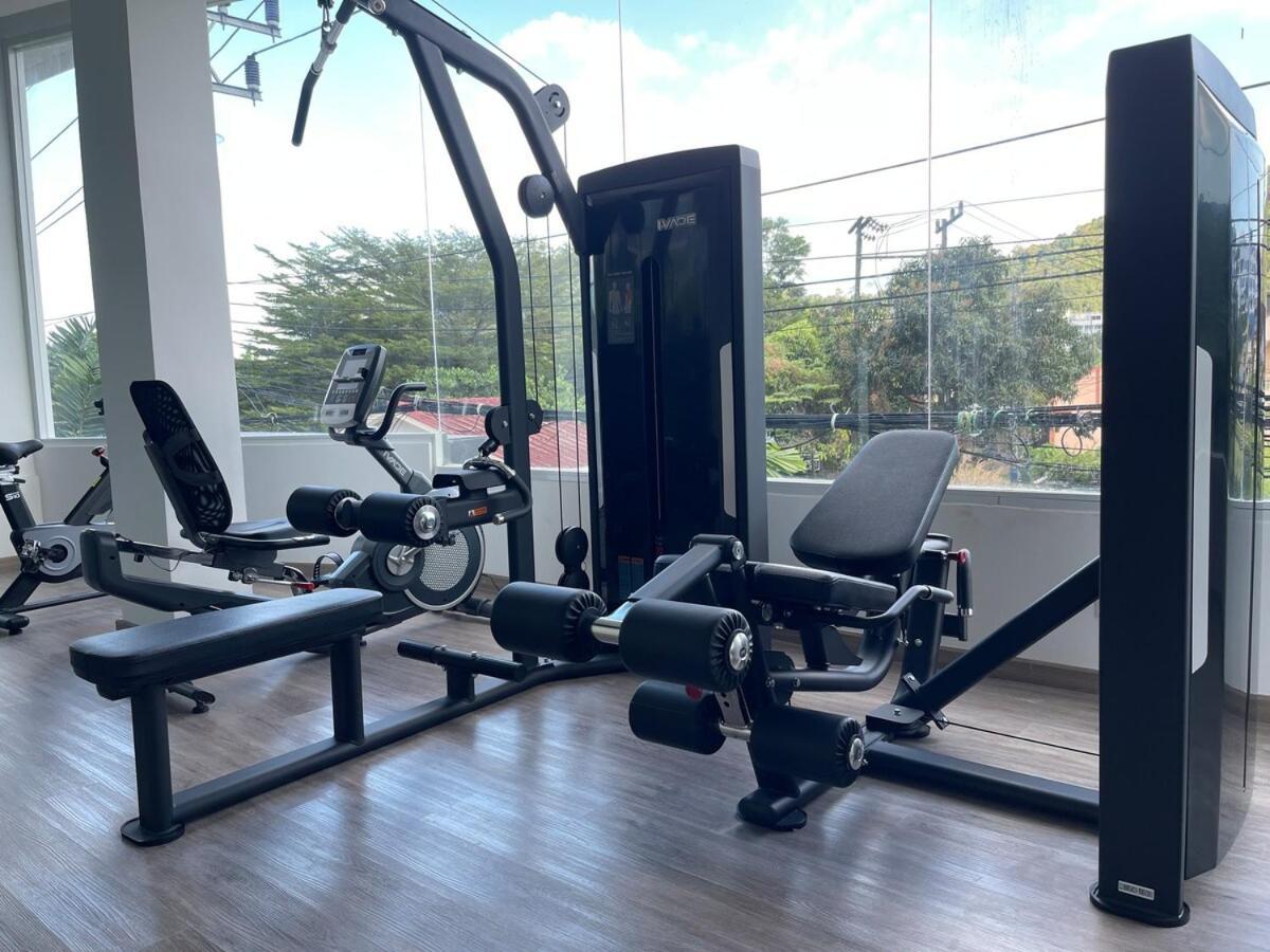 2br 4beds Luxury Pool & Fitness Lägenhet