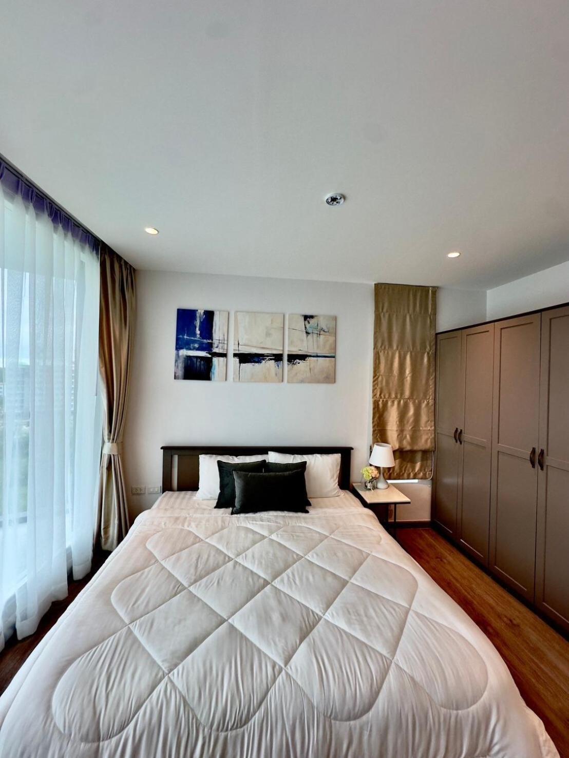 2br 4beds Luxury Pool & Fitness Lägenhet
