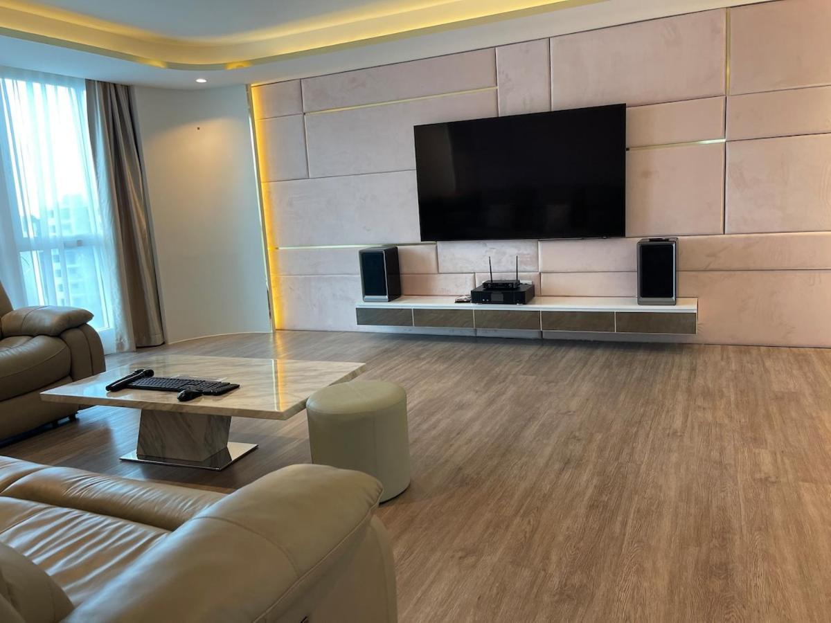 2br 4beds Luxury Pool & Fitness *